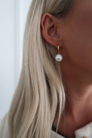 Molly Pearl Drop earrings by Chansuttpearls