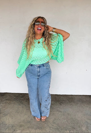 SPRING FREE SPIRIT BELL SLEEVE TOP