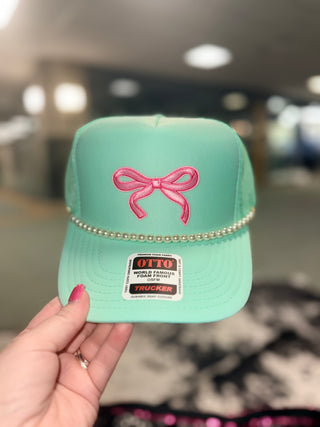 Bow hat with pearl chain