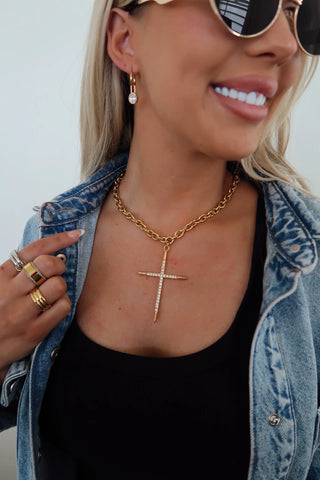 Luxe Cross Necklace by Chansuttpearls