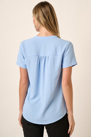 Mitto Shop Light Blue V-neck top